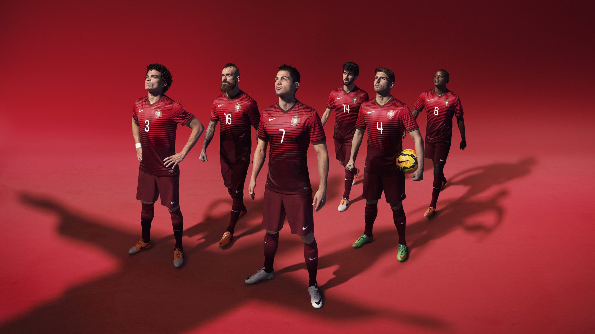 国足战术体系逐步完善防守更加稳健，国足形式